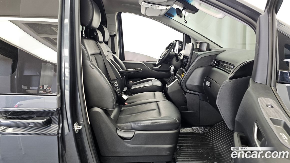 Hyundai Staria 2022