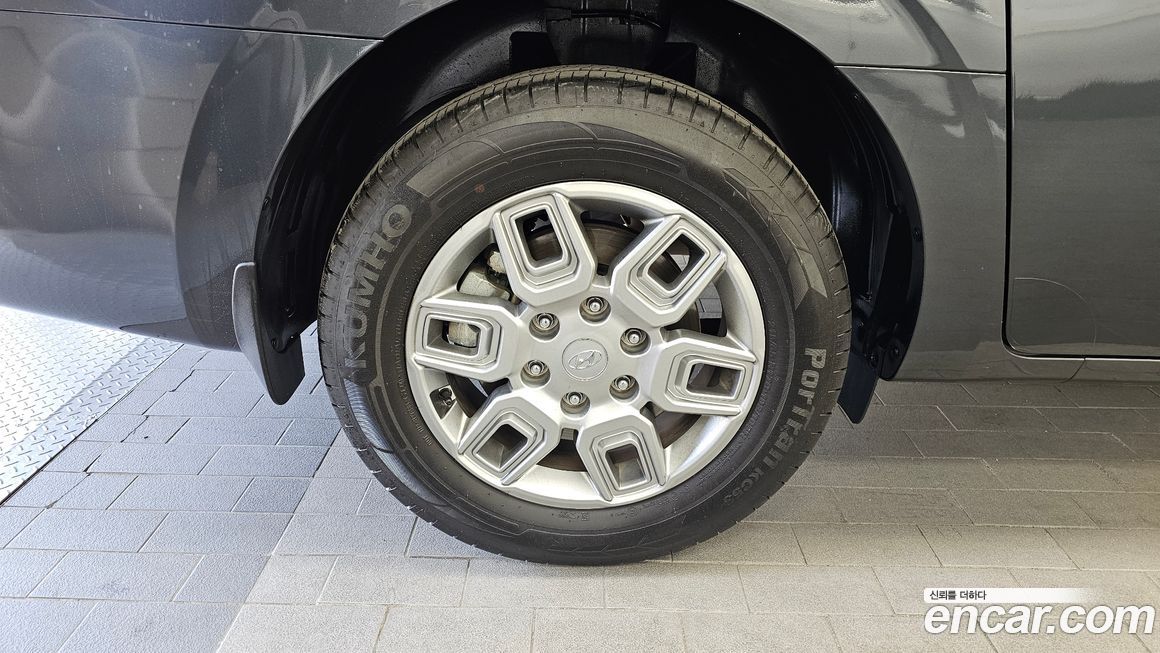 Hyundai Staria 2022