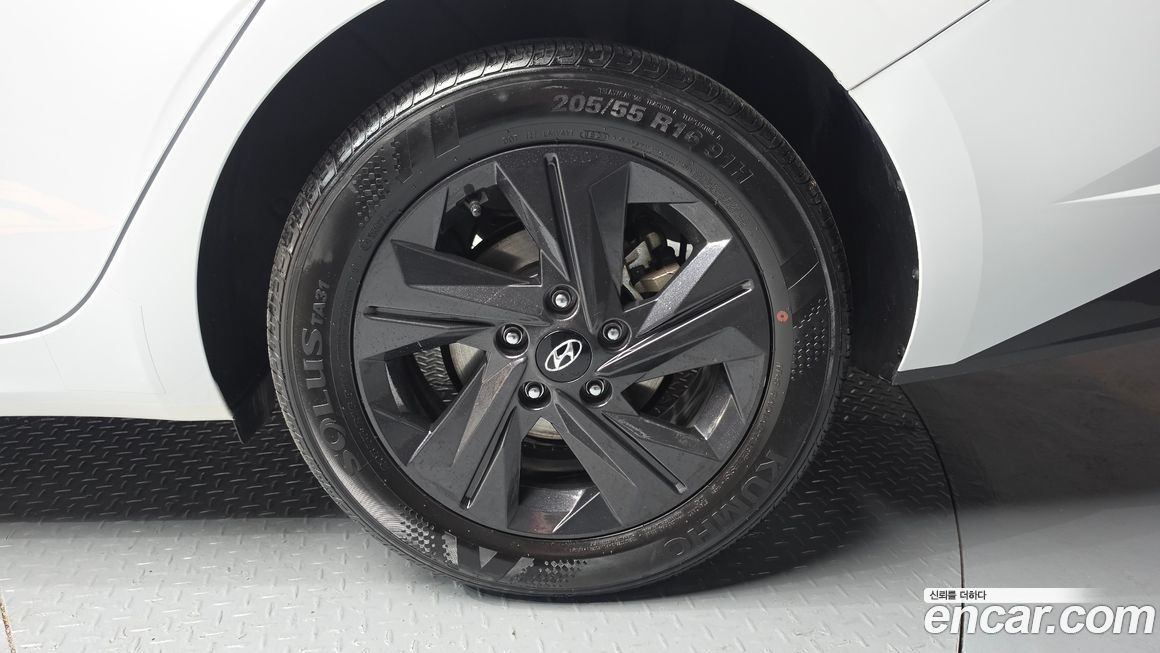 Hyundai AVANTE 2021
