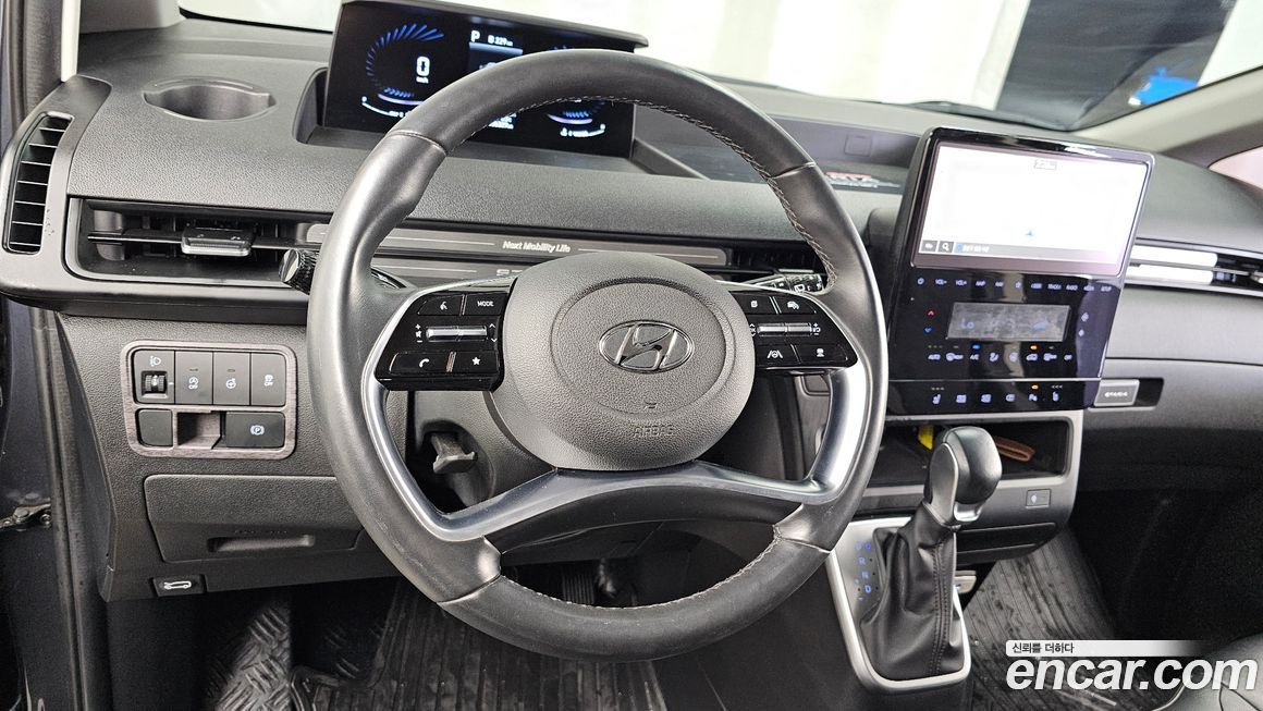 Hyundai Staria 2022
