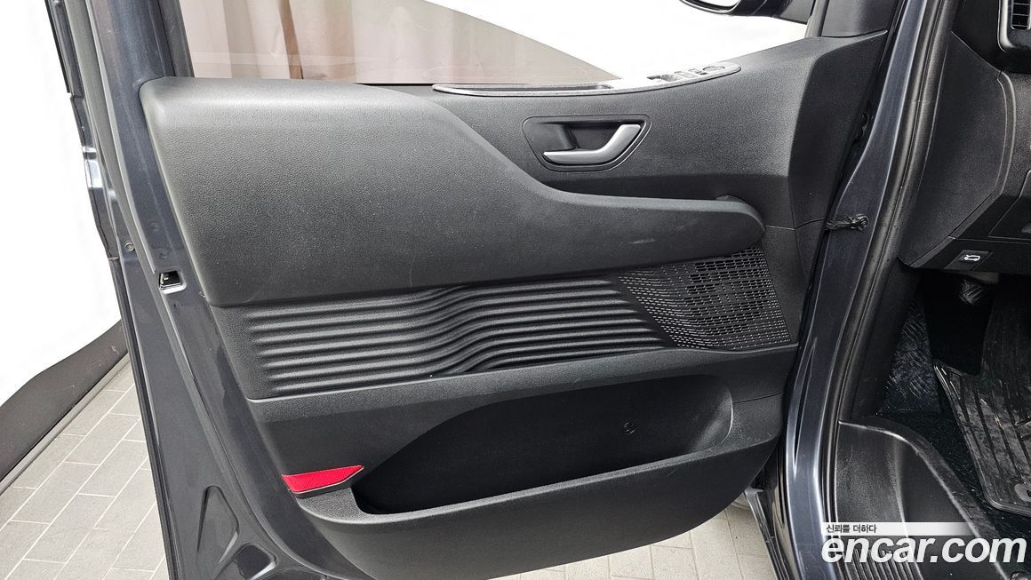 Hyundai Staria 2022