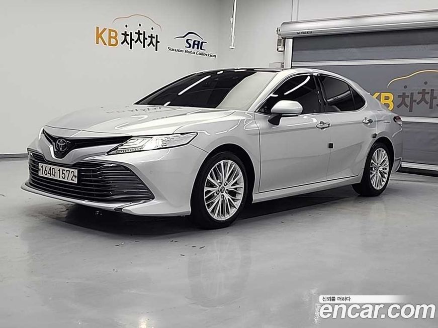 Toyota Camry 2019