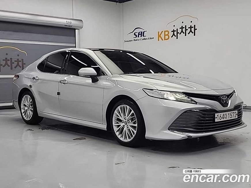 Toyota Camry 2019
