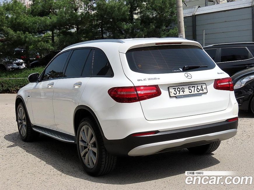 Mercedes-Benz GLC-Class 2019