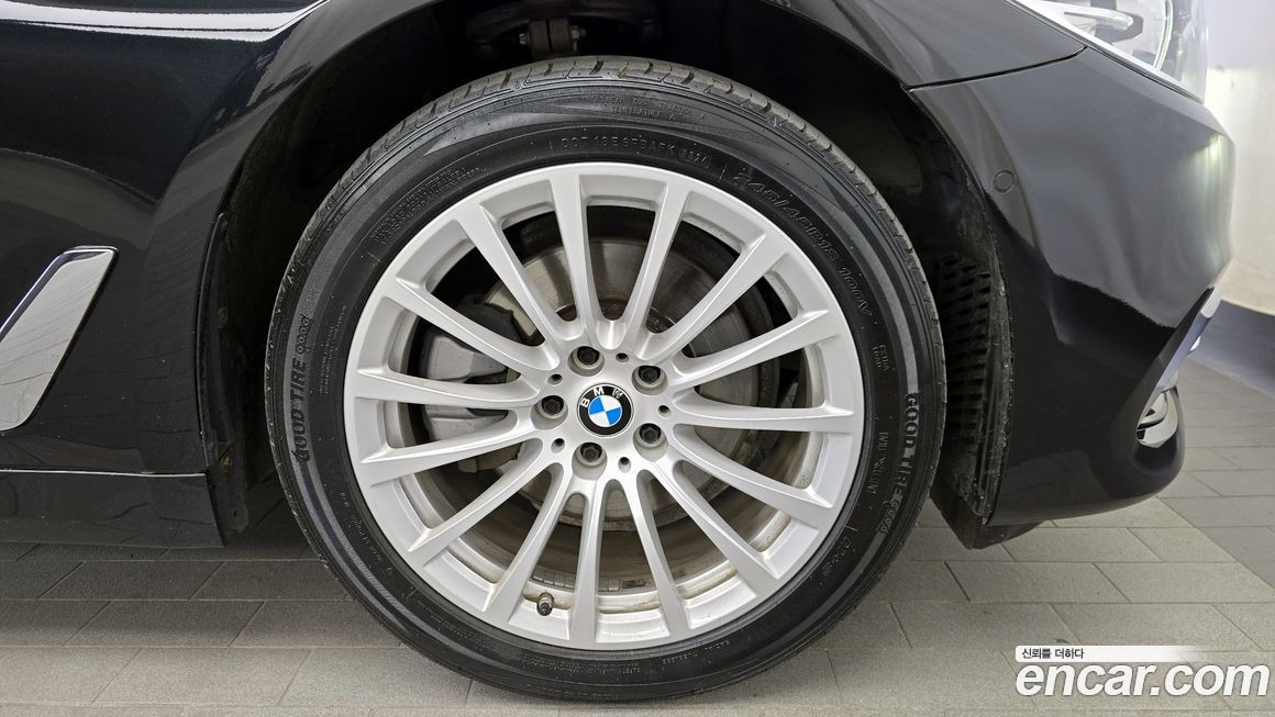 BMW 5-Series 2020