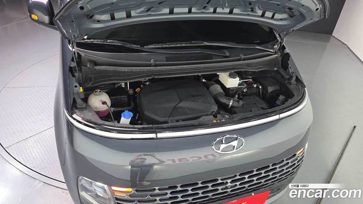Hyundai Staria 2023