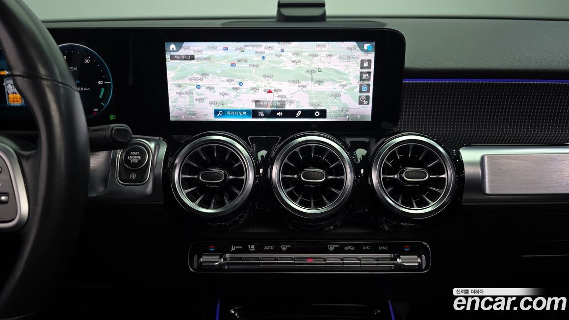 Mercedes-Benz GLB-Class 2021