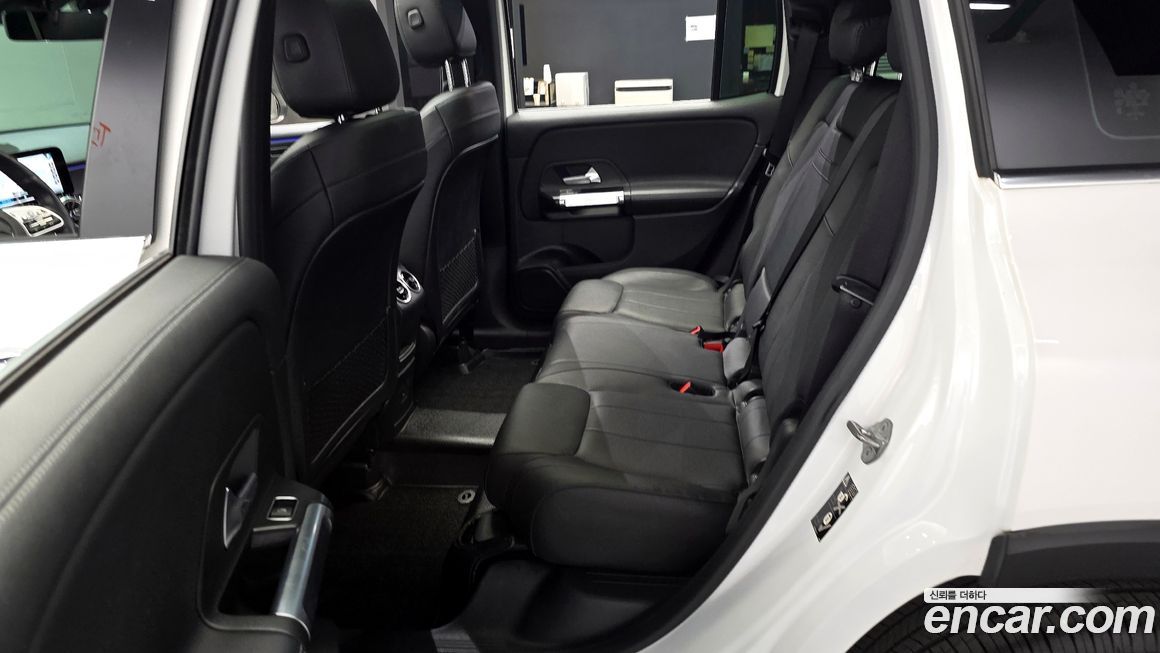 Mercedes-Benz GLB-Class 2021