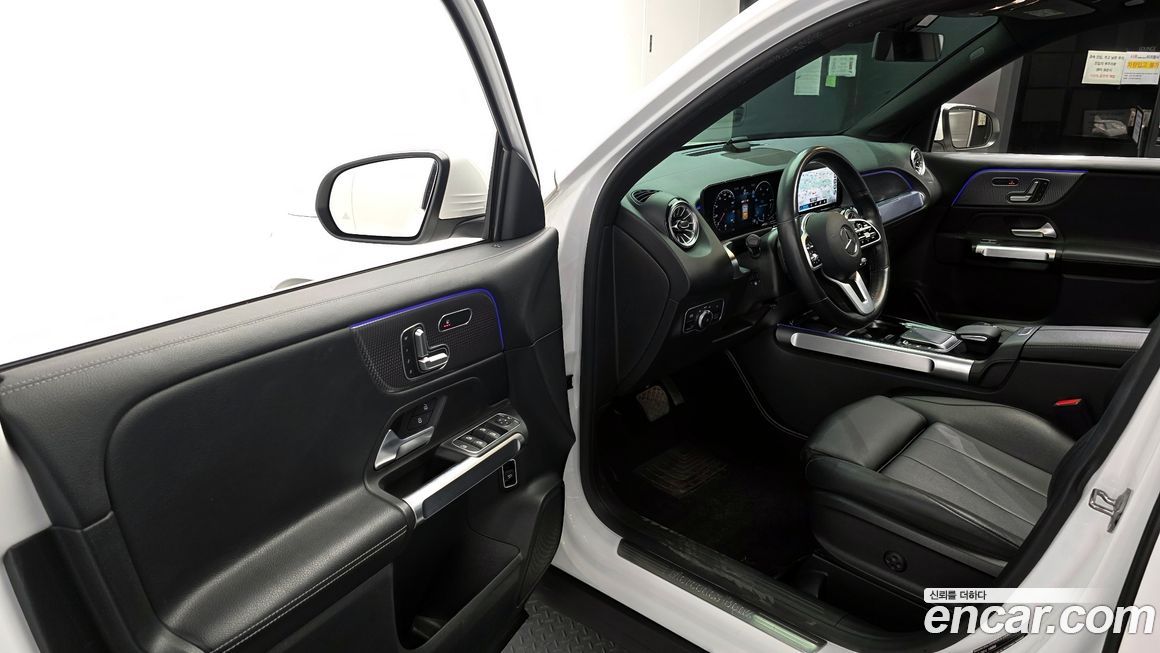 Mercedes-Benz GLB-Class 2021