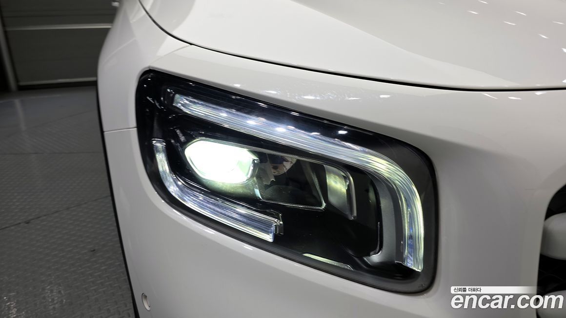 Mercedes-Benz GLB-Class 2021