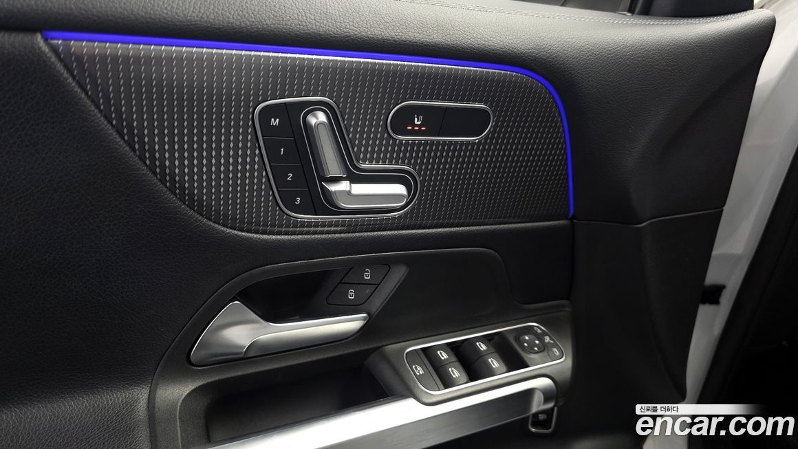 Mercedes-Benz GLB-Class 2021