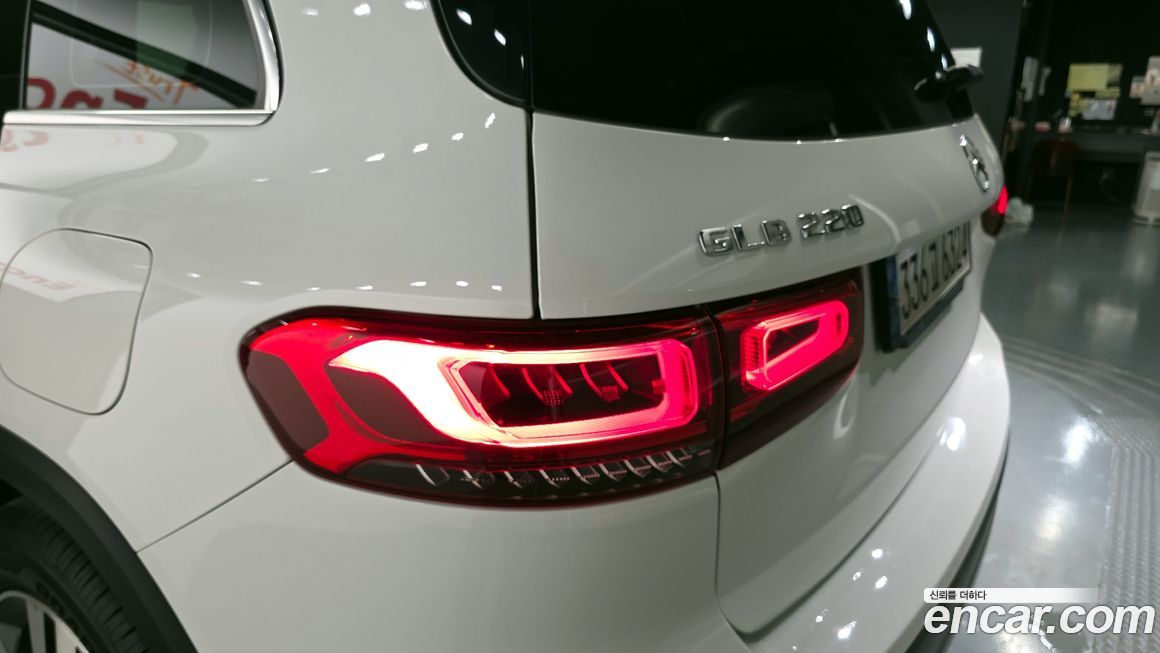 Mercedes-Benz GLB-Class 2021