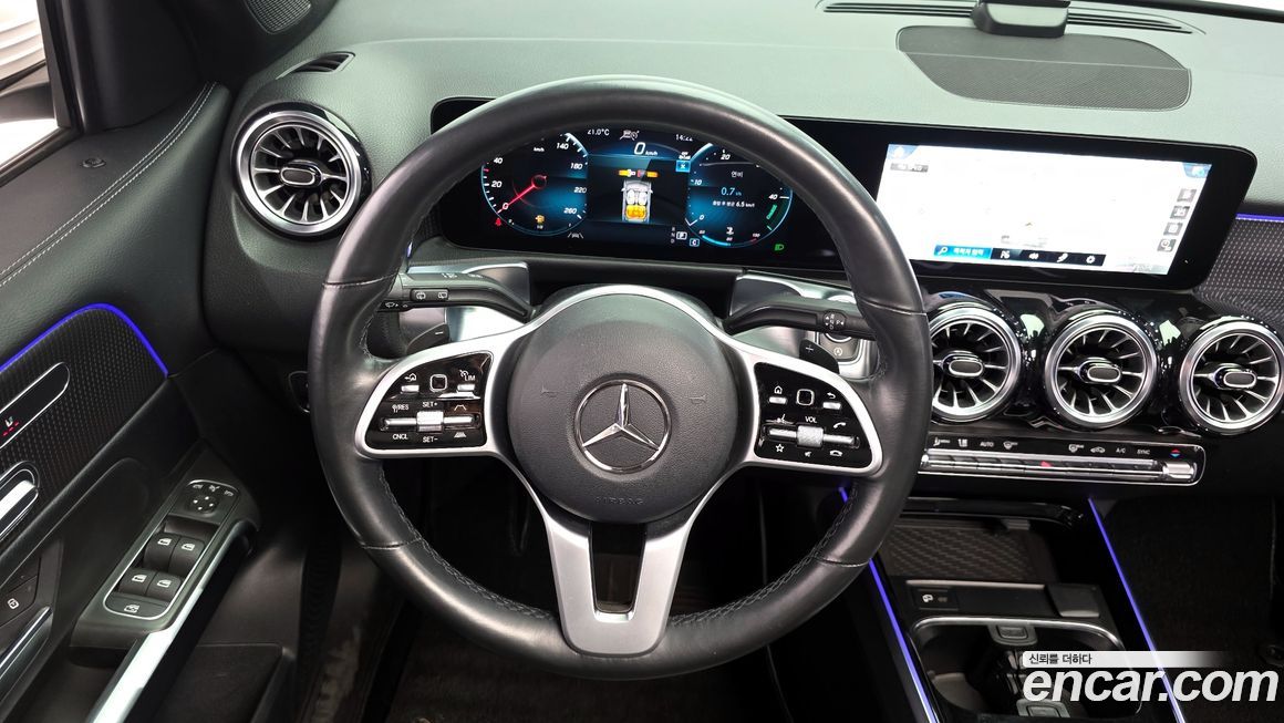 Mercedes-Benz GLB-Class 2021