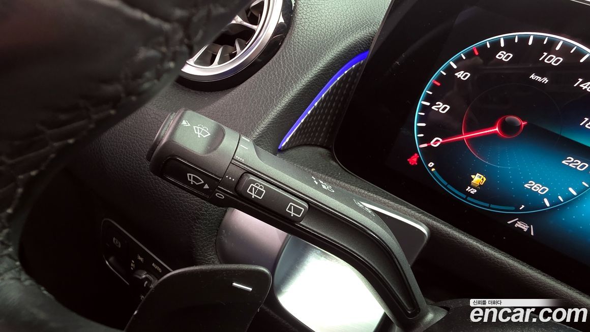 Mercedes-Benz GLB-Class 2021