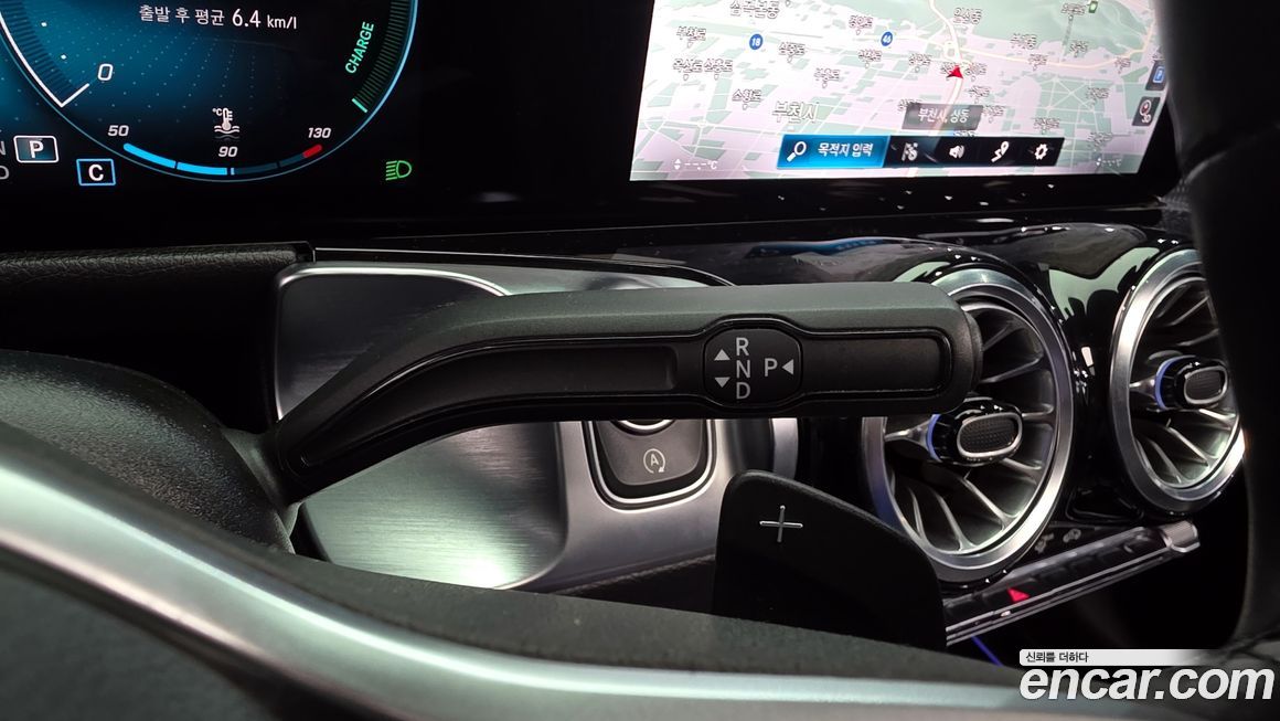 Mercedes-Benz GLB-Class 2021