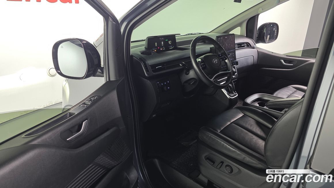 Hyundai Staria 2023