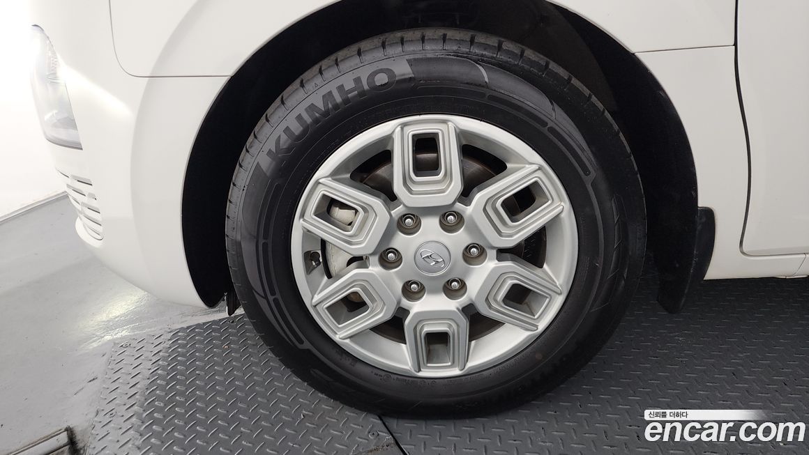Hyundai Staria 2023