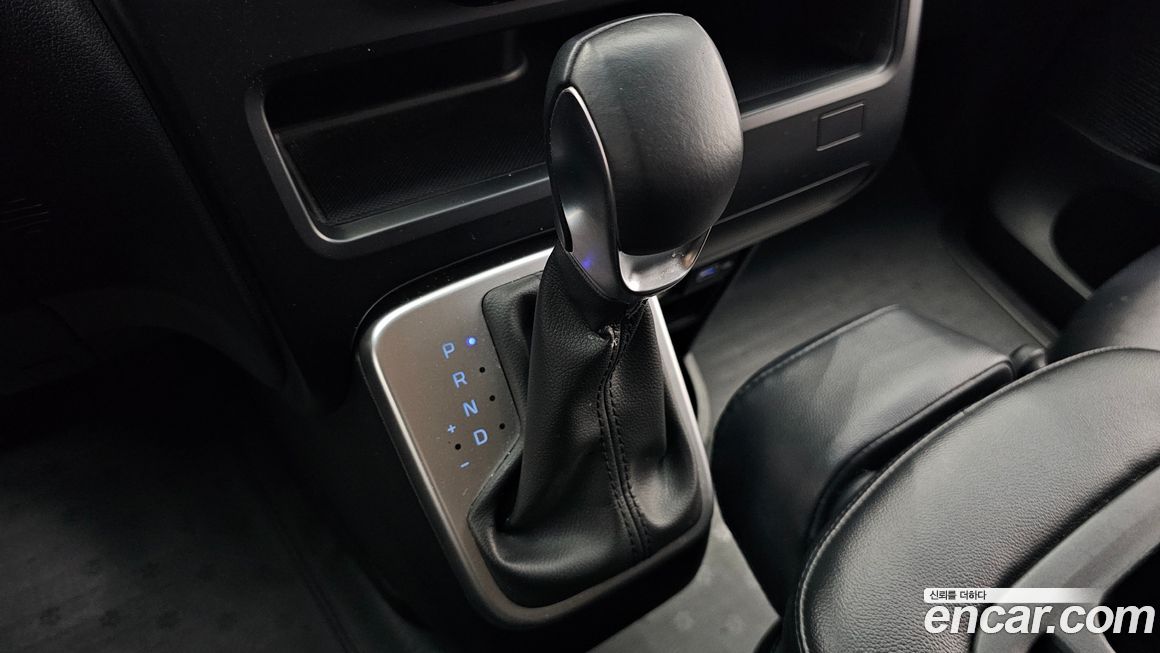 Hyundai Staria 2022