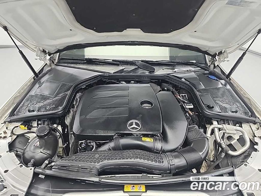 Mercedes-Benz C-Class 2021
