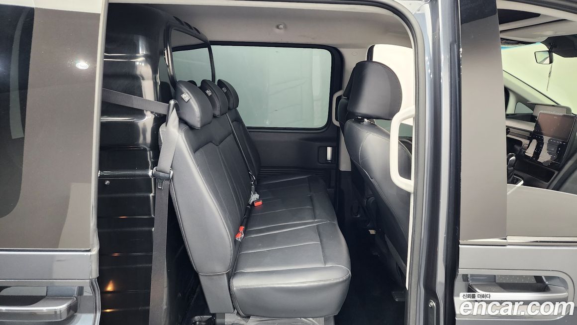 Hyundai Staria 2022