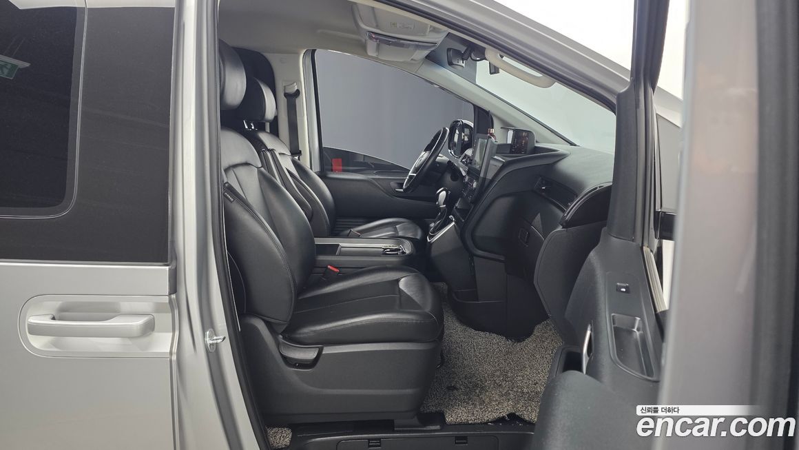 Hyundai Staria 2022