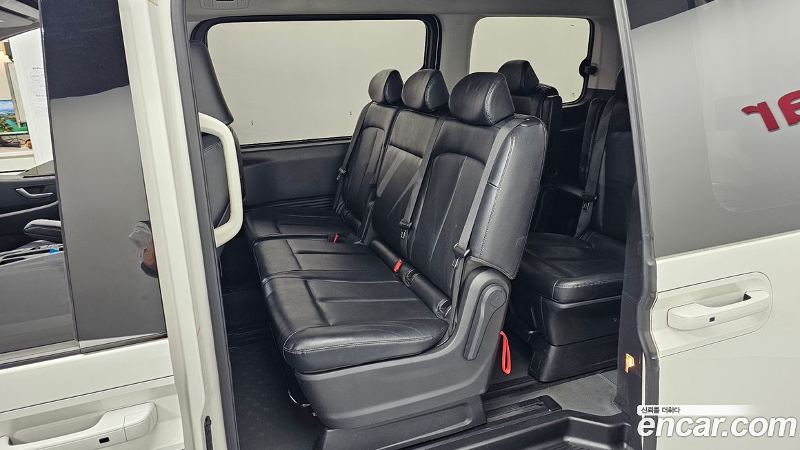 Hyundai Staria 2022