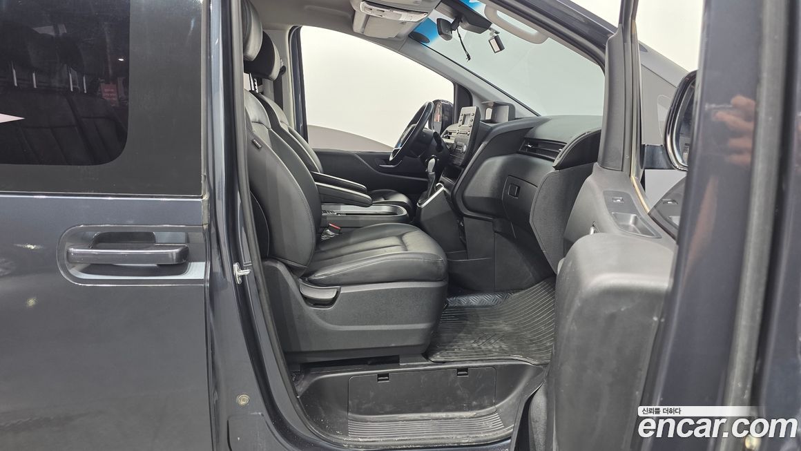 Hyundai Staria 2023