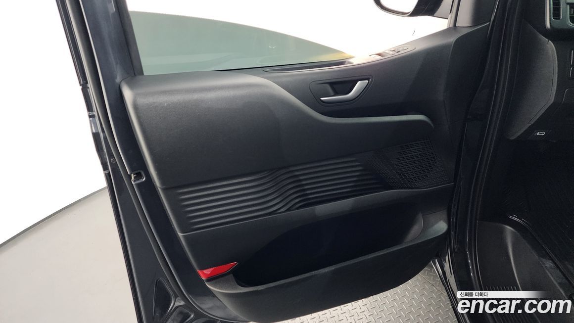 Hyundai Staria 2022