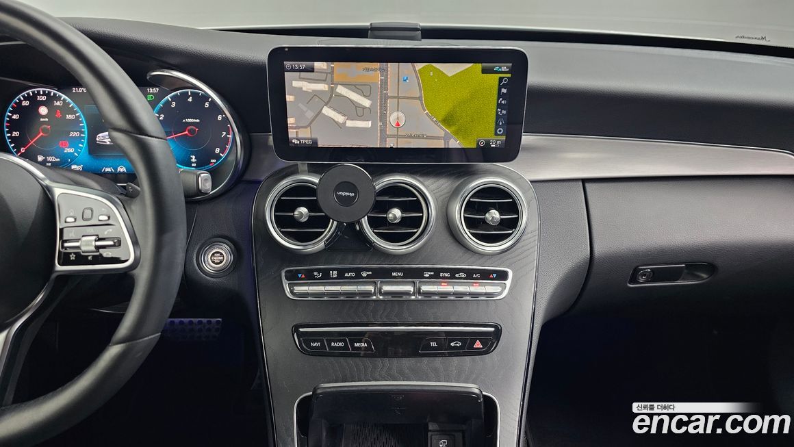 Mercedes-Benz C-Class 2021