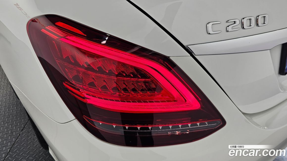 Mercedes-Benz C-Class 2021
