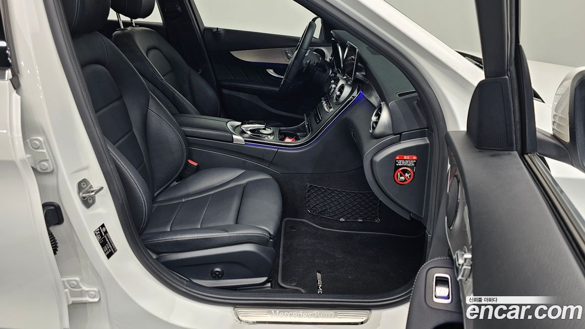 Mercedes-Benz C-Class 2021