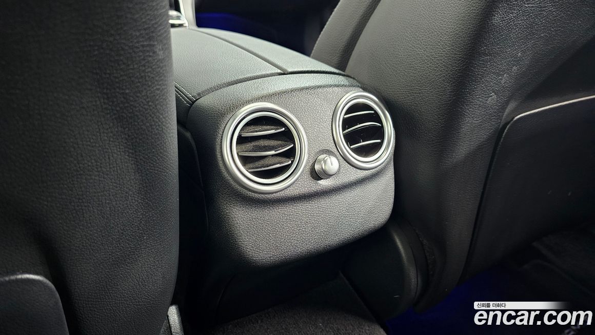 Mercedes-Benz C-Class 2021