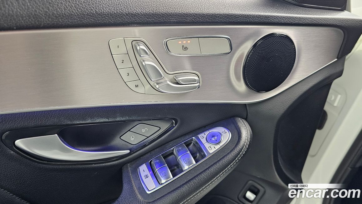 Mercedes-Benz C-Class 2021
