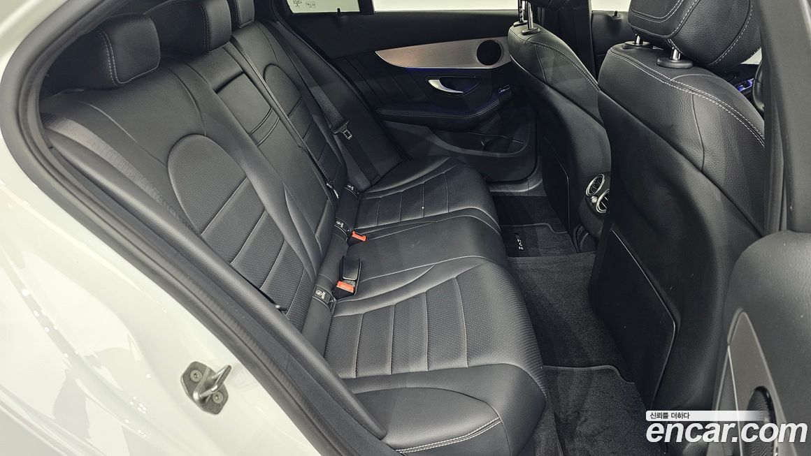 Mercedes-Benz C-Class 2021