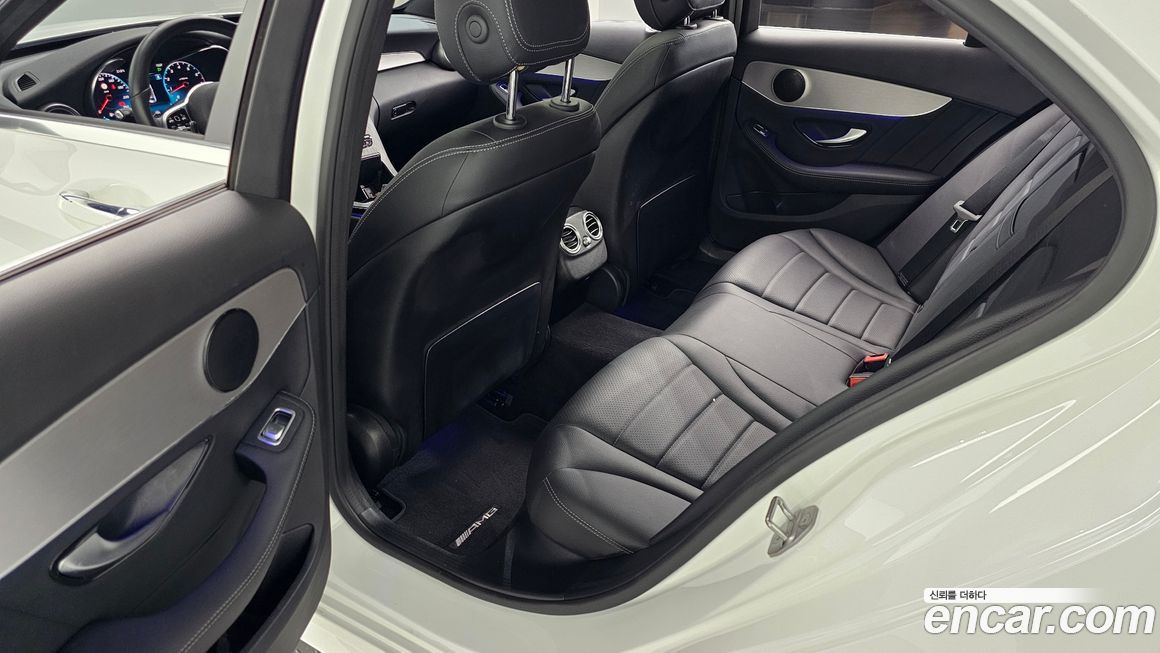 Mercedes-Benz C-Class 2021