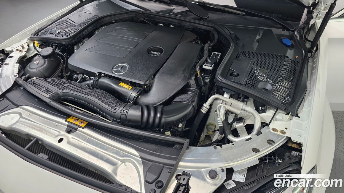 Mercedes-Benz C-Class 2021