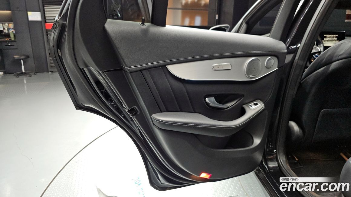 Mercedes-Benz GLC-Class 2019