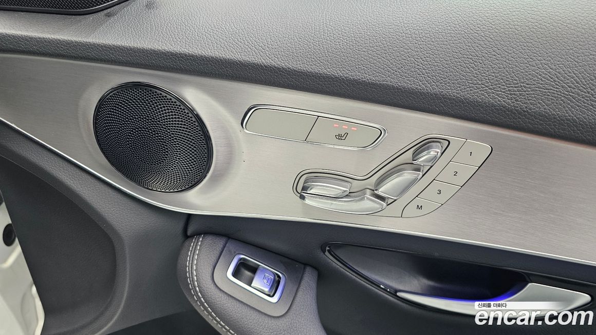 Mercedes-Benz C-Class 2021