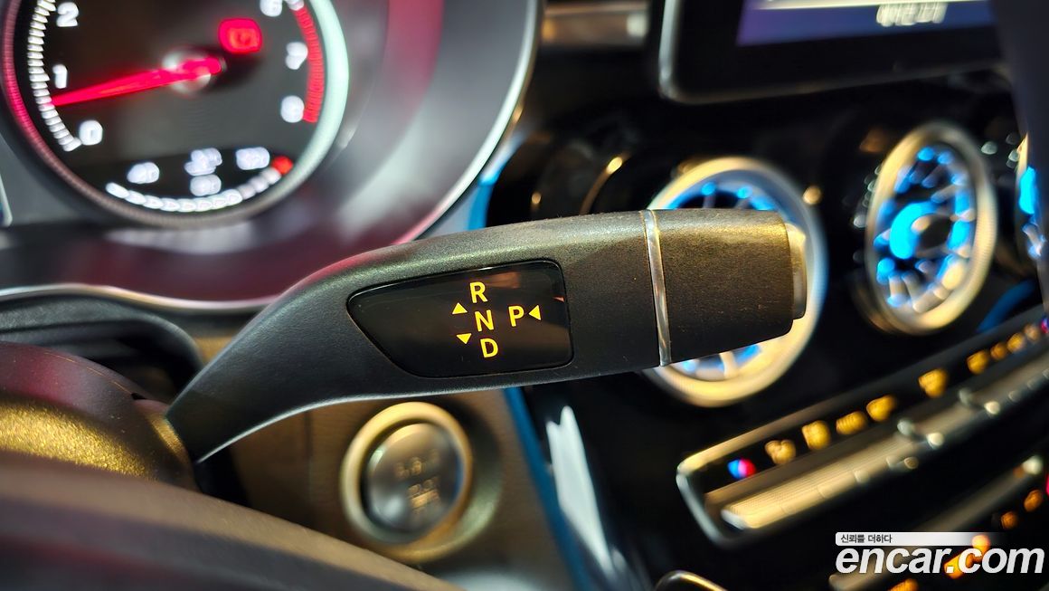 Mercedes-Benz GLC-Class 2019