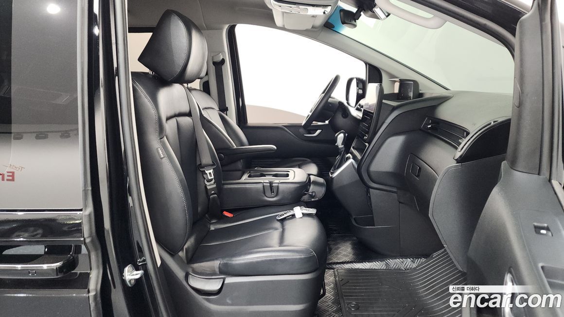 Hyundai Staria 2023