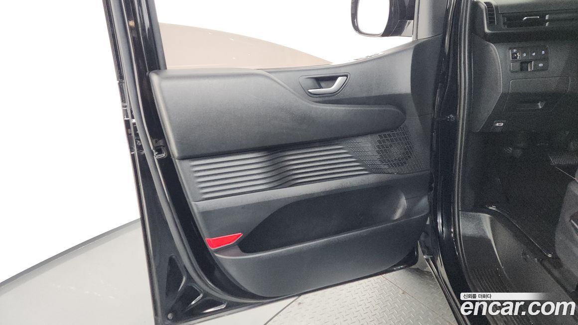 Hyundai Staria 2023