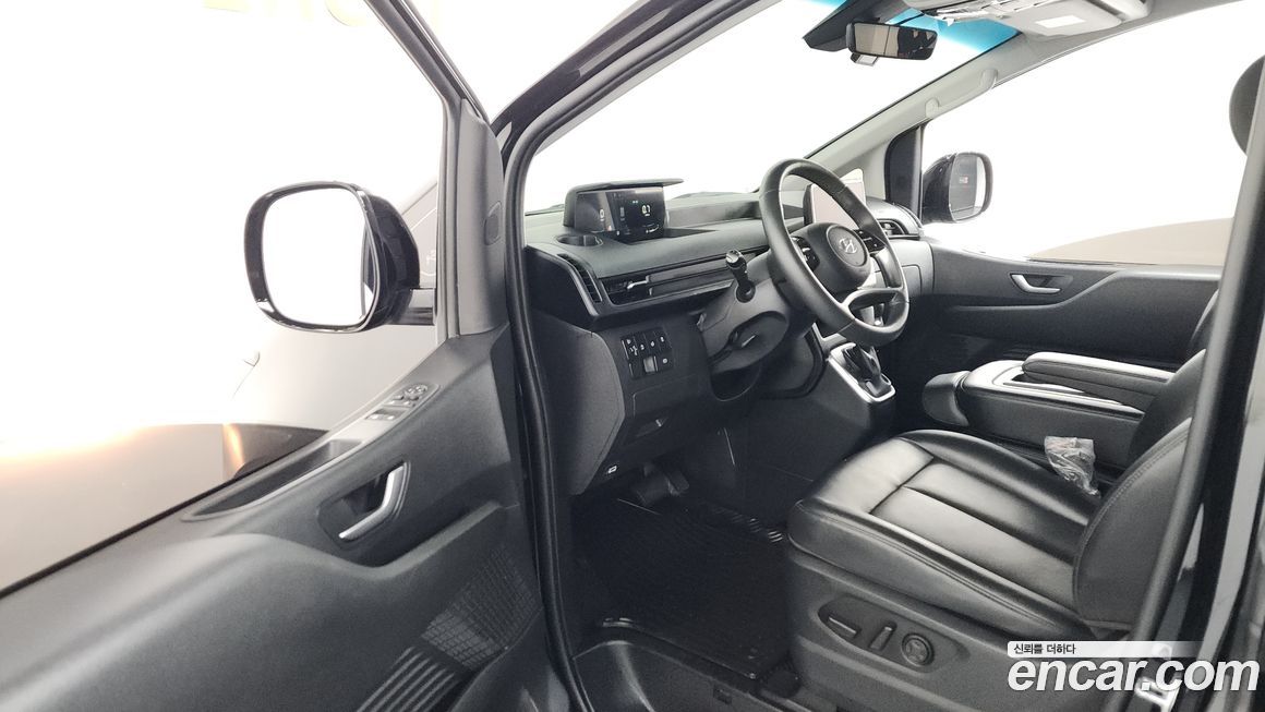 Hyundai Staria 2023