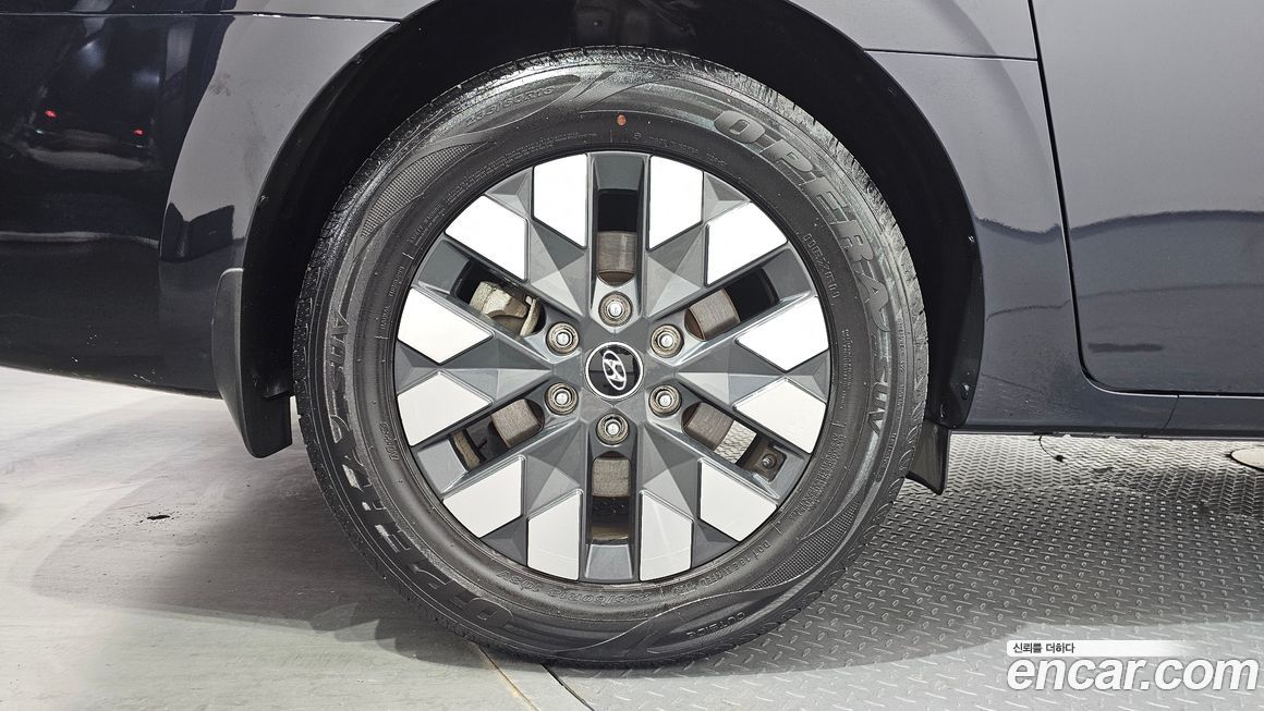 Hyundai Staria 2022