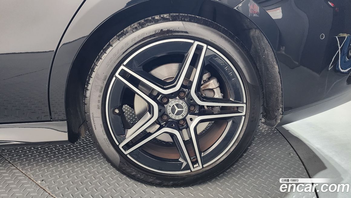 Mercedes-Benz CLA-Class 2021