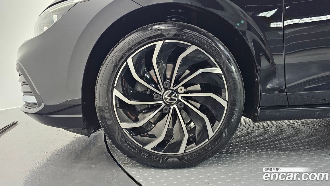 Volkswagen Golf 2024