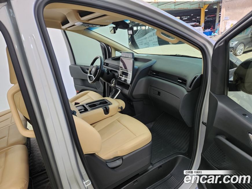 Hyundai Staria 2023