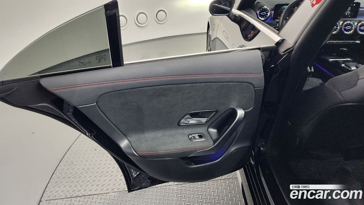 Mercedes-Benz CLA-Class 2021