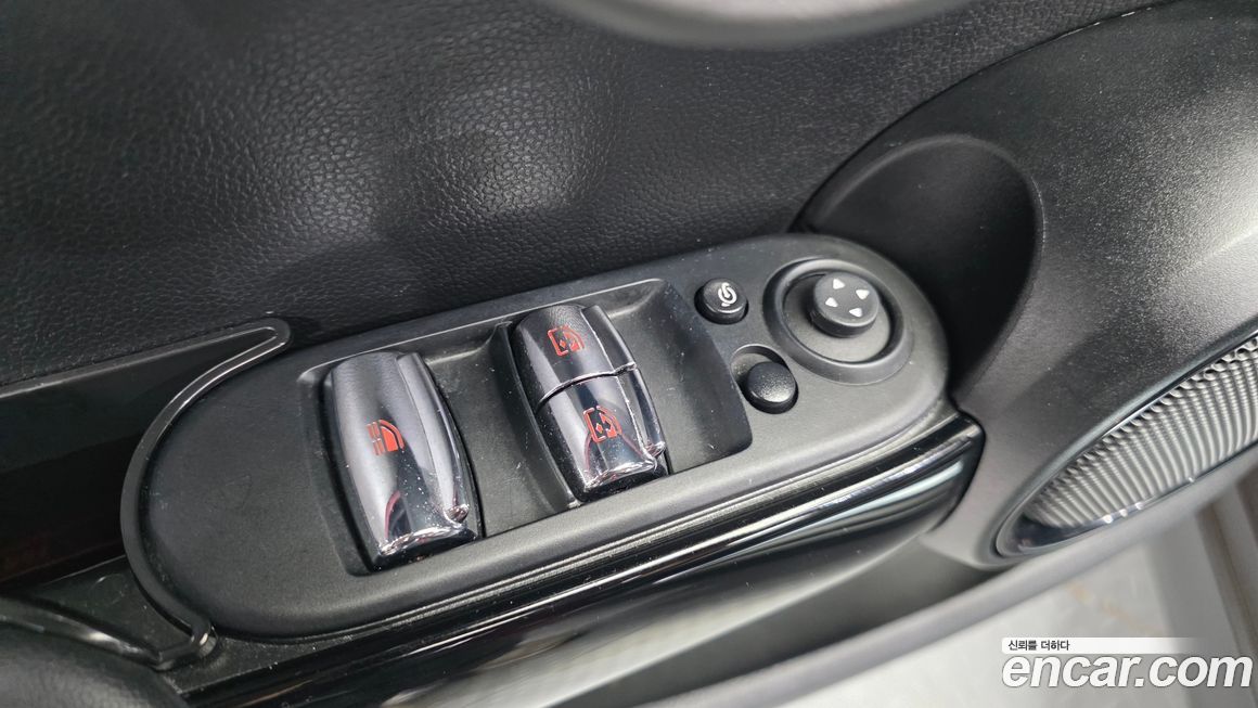 Mini Cooper Convertible 2024