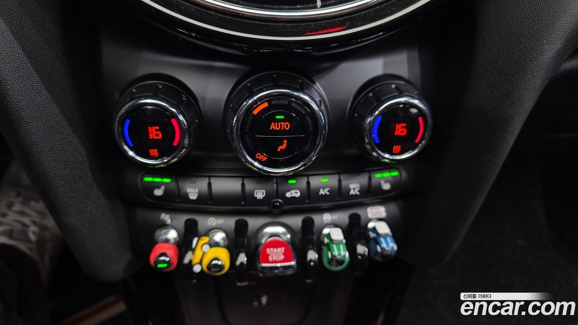 Mini Cooper Convertible 2024