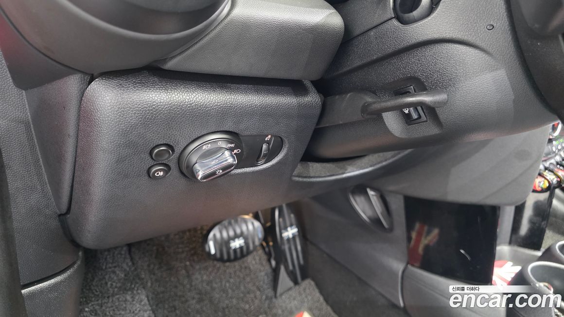 Mini Cooper Convertible 2024